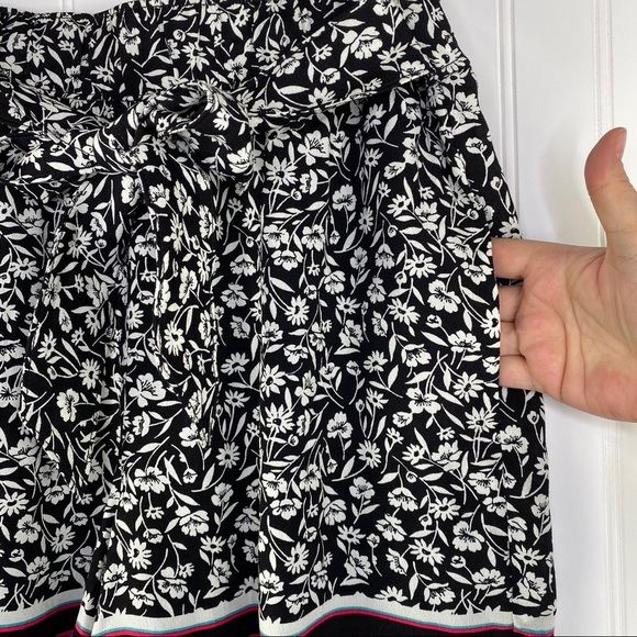 Anthropologie Maeve Scarf Floral Print Black Teal Tie Front Shorts Small - Picture 6 of 10